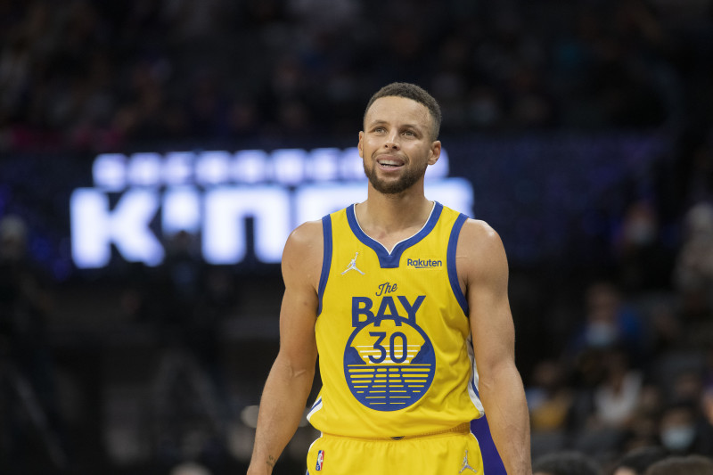 Warriors' Stephen Curry Passes Ray Allen as NBA's All-Time 3-Point Leader