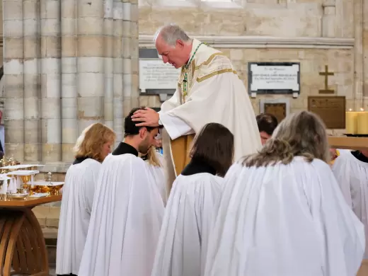 Historic moment as ordinands become first new ministers to swear vow of allegiance to King Charles III