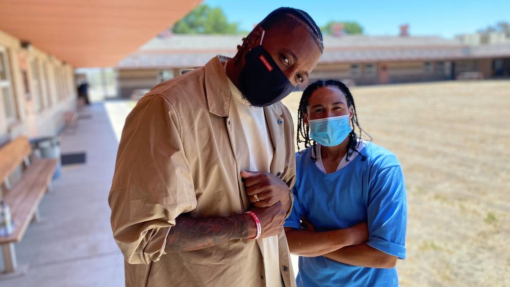 'Uplift Others': Prison Inmate Wins Music Contest, Lecrae Helps Her Song Reach the World